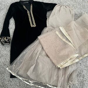 Elegant Black and Cream Salwar Kameez